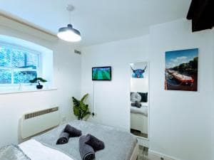 Cosy Riverside Apartment - Woodsmill Quay Image 1