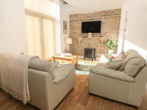 Holly Cottage Image 2