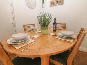 Holly Cottage Image 3