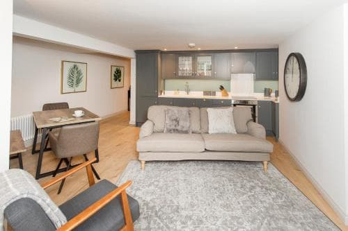 The Burrow by Harrogate Serviced Apartments Image 1