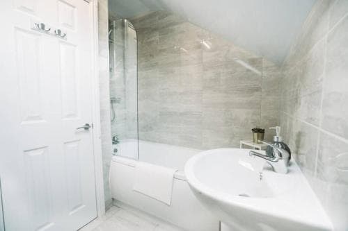 Laurel Ville Leeds Image 2