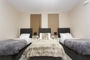 spacious apartment close to city centre with free secure parking Image 3