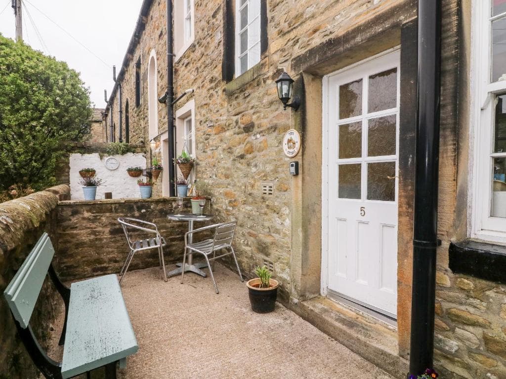 Town Cottage Image 1