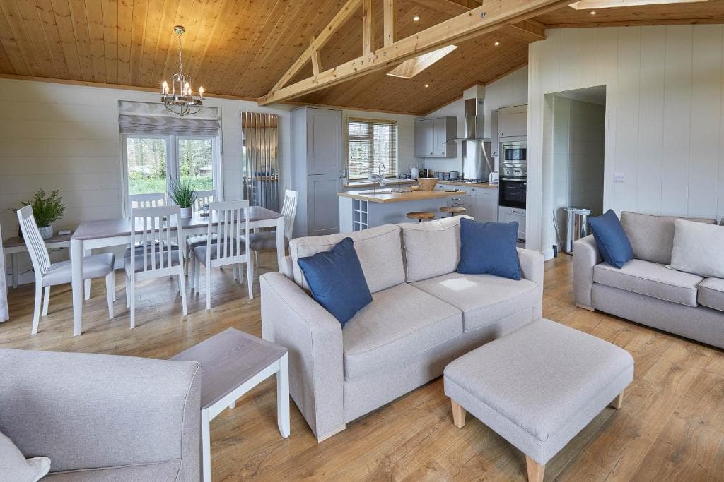 Host & Stay - The Moorings Image 2