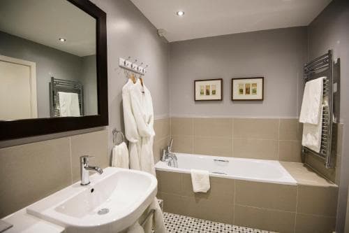 Holdsworth House Hotel Image 1