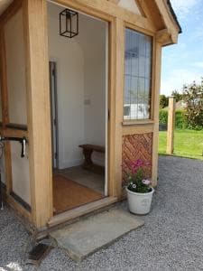 Exclusive Holiday Accommodation - Bancoft Cottage Image 3
