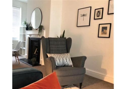 Perfectly Located 4 Storey Townhouse With 2 Parking Spaces In Central Harrogate Image 2