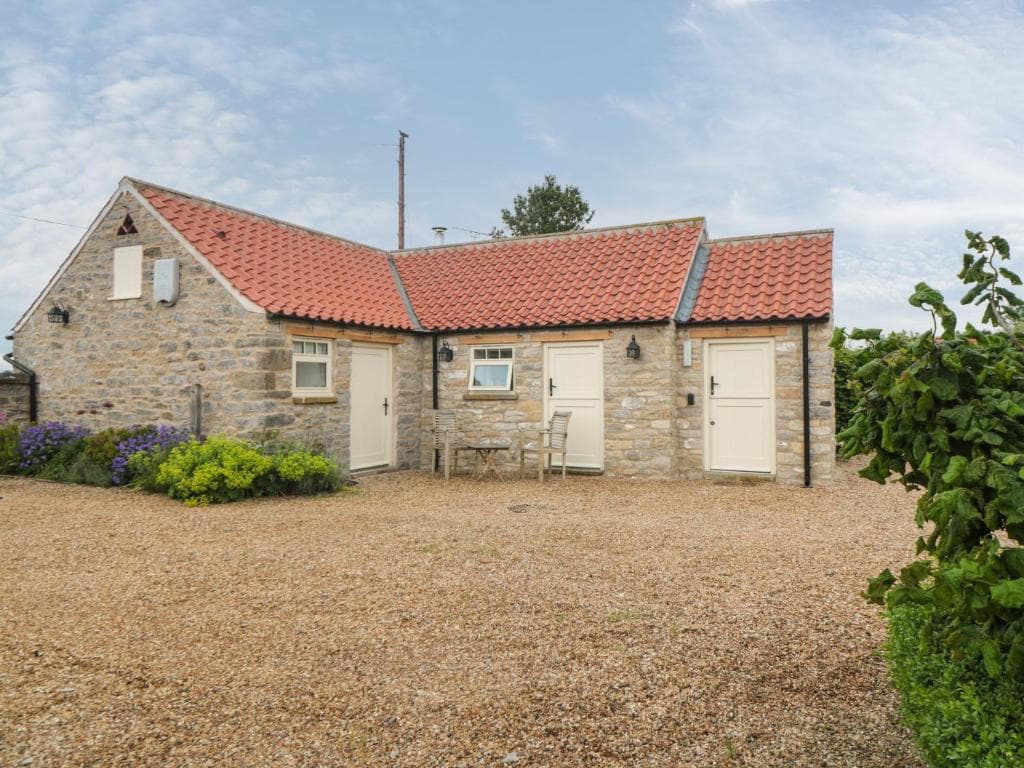 Applewood Cottage Image 1