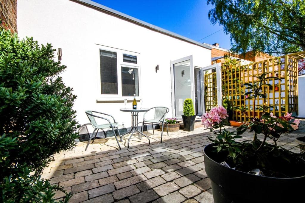 Little Ings, Modern, idyllic hideaway in Yorkshire market town Image 1