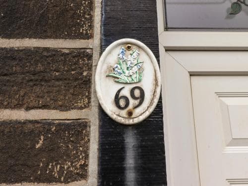 Feathers Cottage Image 1