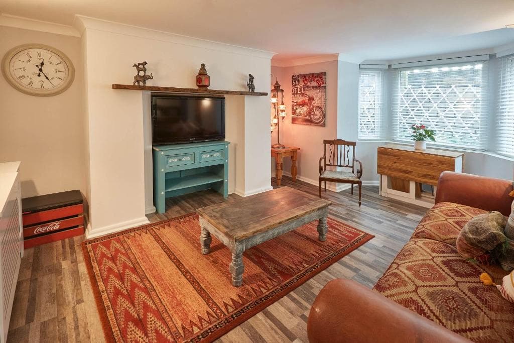 Host & Stay - The Milton Image 4