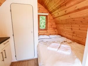 Lovesome Pod Image 2