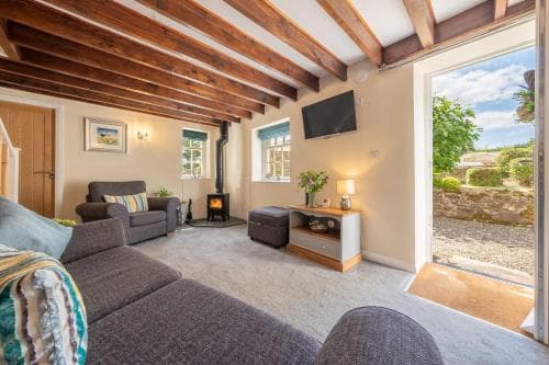 White Rose Cottage Image 1