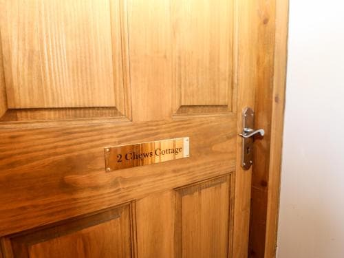 2 Chews Cottage Image 1