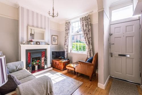 15 Brownlow Street Image 1