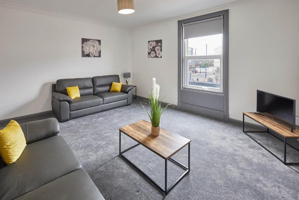 Host & Stay - Clarendon Apartments Image 2