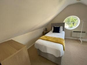 Modern 4BR Apartment in Great Location Image 3