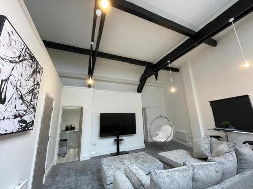 #5 Grimston St Apartment near Hull New Theatre Image 2