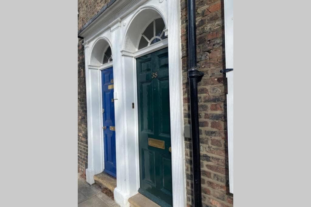 Stodham House with Minster views! Image 2