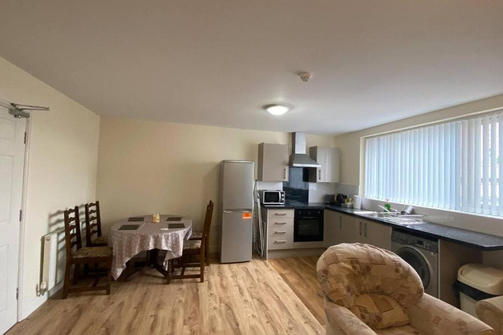 Captivating 2-Bed Apartment in Stockton-on-Tees Image 2