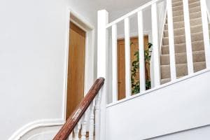 Cosy Studio Apartment with Balcony Image 1