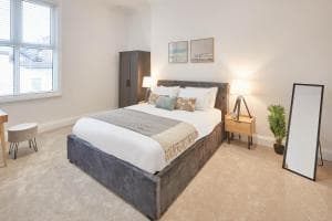 Host & Stay - 39 Marine Parade Image 1
