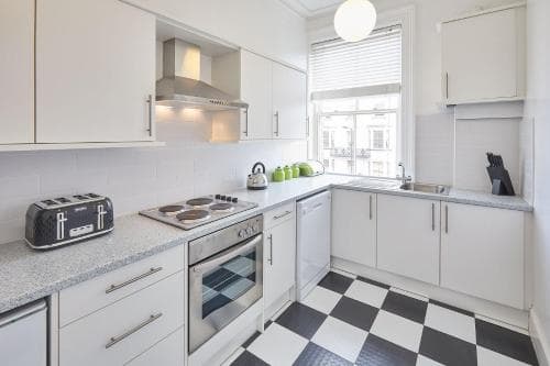 Host & Stay - Little Acorn Apartment Image 6