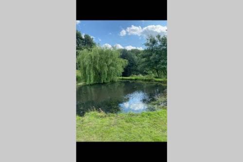 Coach House, 5.8 Acres with hot Tub and Lake Image 2