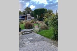 Coach House, 5.8 Acres with hot Tub and Lake Image 3