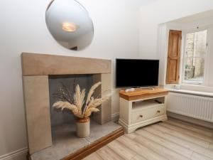 1 Grosvenor Farm Cottages Image 2