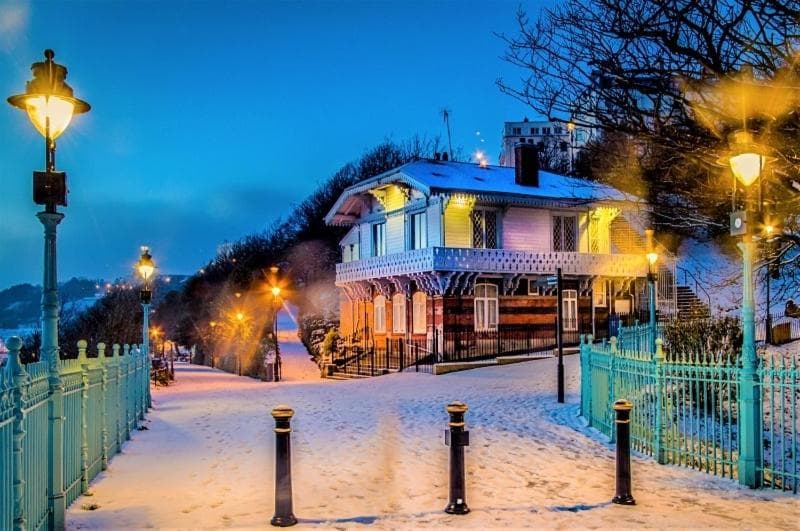 The Spa Chalet Scarborough Hot tub, pool, gym, beach location Image 1