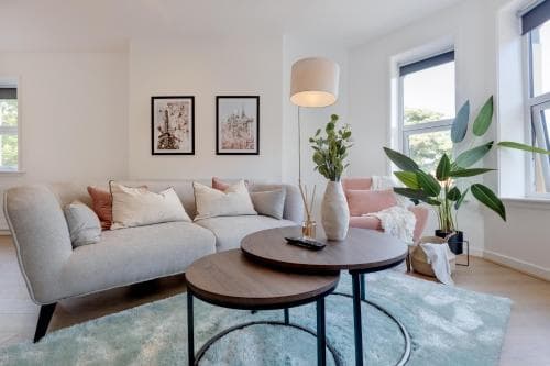 Ultra Luxe Scarborough 2 BR Apartments Near Beach, Centre & Peasholm Park Image 1