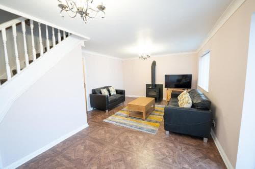 Longley Farm View -spacious 4 Bed Property Image 2