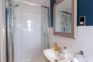 Guy Fawkes Inn, Sure Hotel Collection by Best Western Image 3