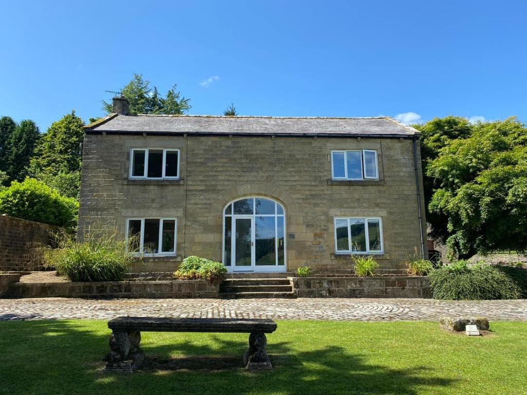 Delightful stone barn, with superb views, Ramsgill Image 1