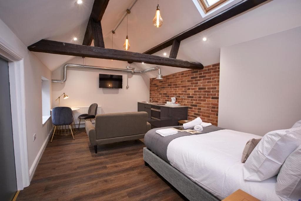 Three Cranes Boutique Hotel Image 1