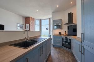 Host & Stay - Sand & Surf Image 4
