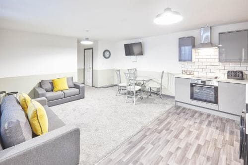 Host & Stay - Clarendon Apartments Image 5