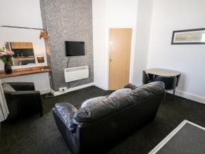 Mowbray 6 Image 3