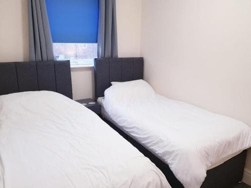 The Harrington 2 Bedroom House Doncaster - Hosted by Seren Property Image 2