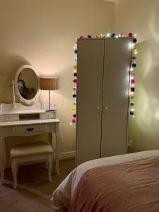 Bronte Bungalow - Opposite a Country Pub Image 1