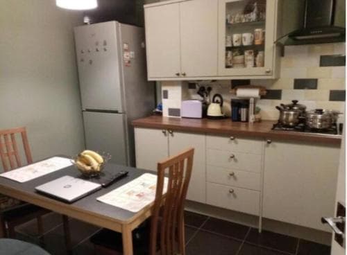 Cheerful Heeley Home Image 3