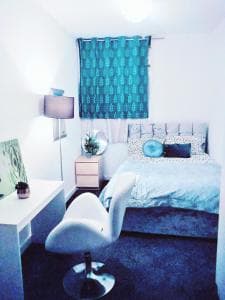 COSY DOUBLE ROOM CLOSE TO UNIVERSITY OF BRADFORD AND CITY CENTRE Image 2