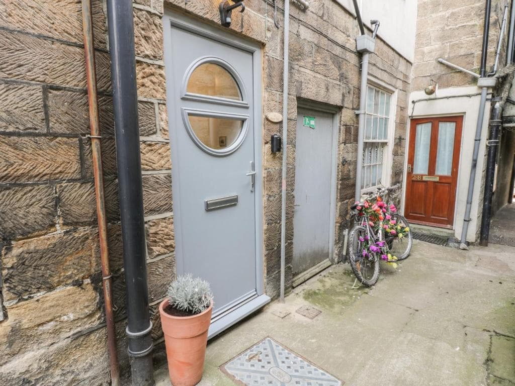 1 Burns Yard Image 1