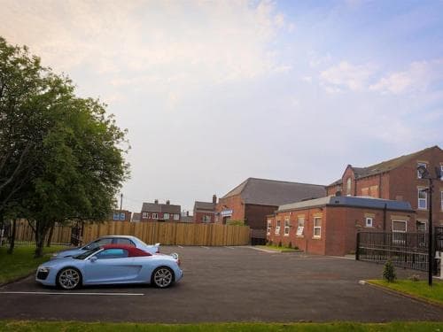 spacious apartment close to city centre with free secure parking Image 7