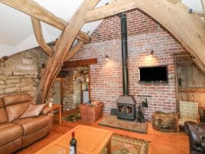 Wyndell Cruck Cottage Image 2