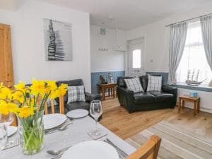 Sea Breakers Cottage Image 2