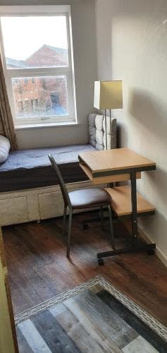 En suite single bedroom, close to city centre Image 2