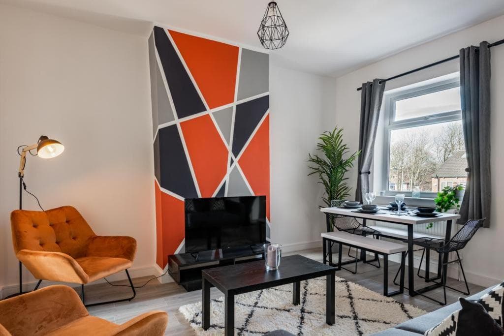 Hopetown Apartment-modern 2 bed with free parking Image 2
