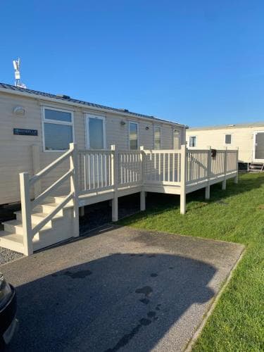 Cosy caravan Image 1